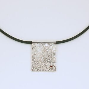 Hanger zilver met granaat