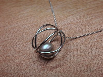 hanger balletje Marit verkleind